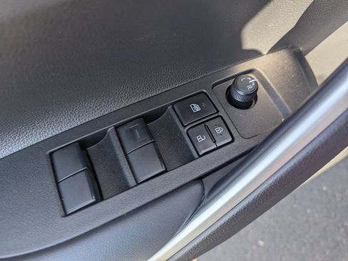 Used 2026 Toyota Corolla Cross XLE w/ Convenience Package FWD image 21