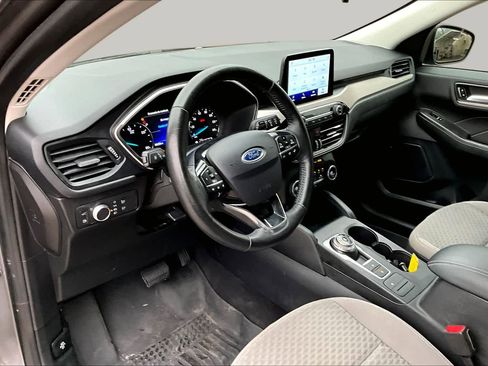Used 2021 Ford Escape SE w/ SE Sport Appearance Package FWD image 18