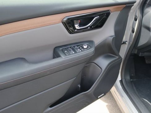 Used 2025 Subaru Forester Sport image 23