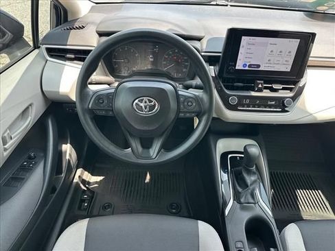 Used 2025 Toyota Corolla LE FWD image 14