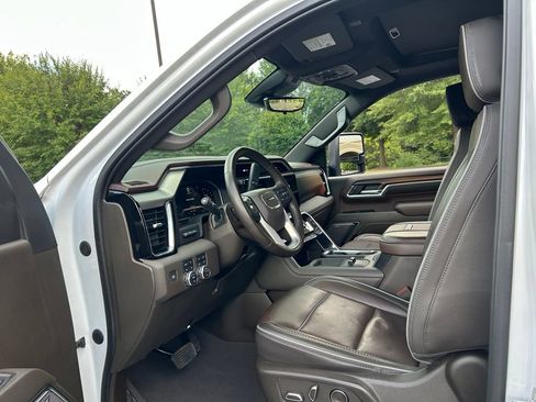 Used 2024 GMC Sierra 2500 Denali w/ Denali Reserve Package AWD/4WD image 45
