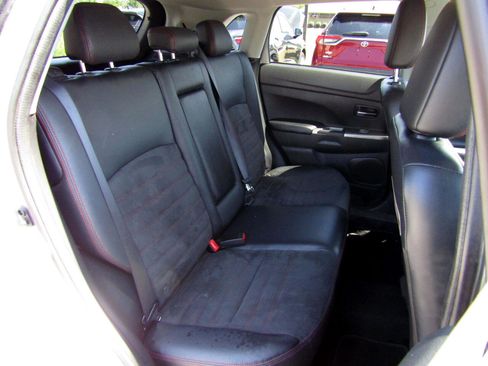 Used 2018 Mitsubishi Outlander Sport SE image 21