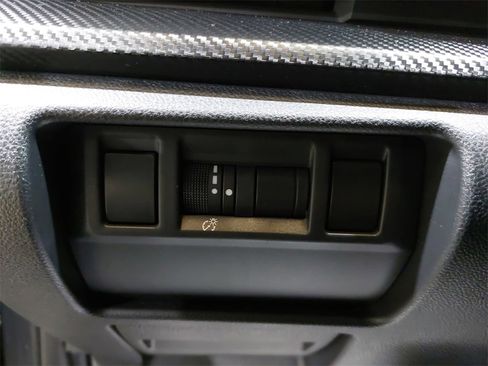 Used 2024 Subaru Crosstrek 2.0i Premium image 24