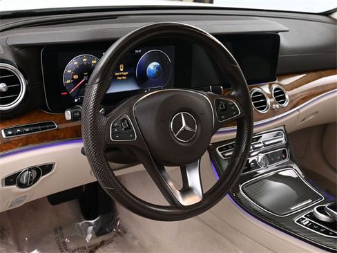 Used 2018 Mercedes-Benz E 300 4MATIC image 25