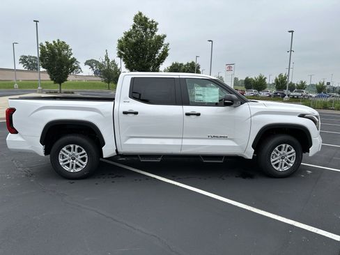 Used 2024 Toyota Tundra SR5 w/ SR5 Convenience Package AWD/4WD image 10