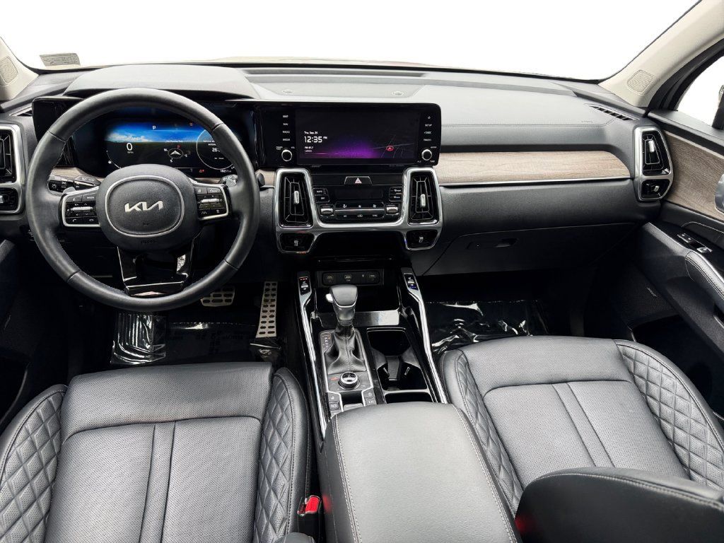 Used 2023 Kia Sorento SX Prestige AWD/4WD image 12