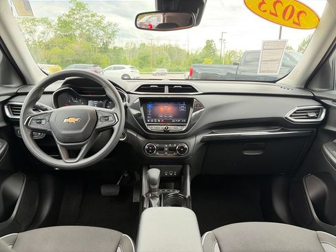 Used 2023 Chevrolet TrailBlazer LT w/ Convenience Package FWD image 18