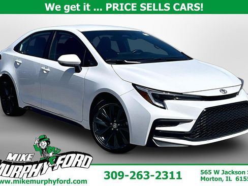 Used 2025 Toyota Corolla SE FWD image 1