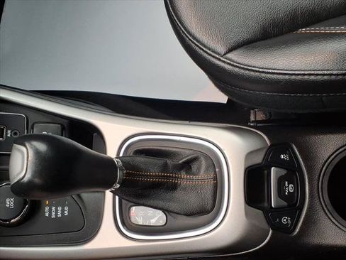Used 2018 Jeep Compass Latitude w/ Cold Weather Group AWD/4WD image 25