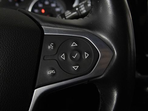 Used 2021 Chevrolet Traverse LT image 27