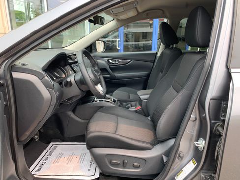 Used 2018 Nissan Rogue SV AWD/4WD image 10