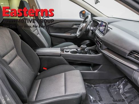 Used 2024 Nissan Rogue SV image 39