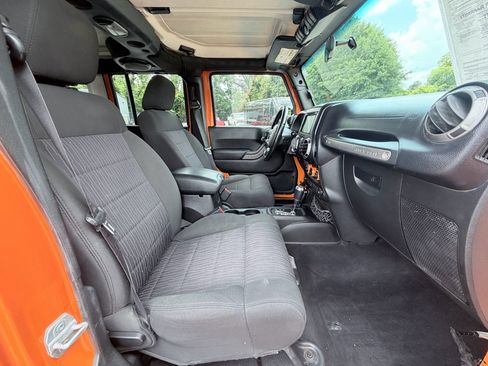 Used 2012 Jeep Wrangler Unlimited Sport AWD/4WD image 21