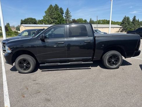 Used 2018 RAM 1500 Express AWD/4WD image 2