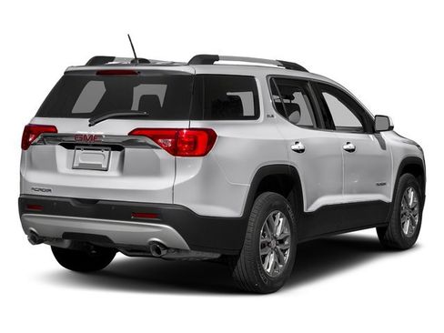 Used 2018 GMC Acadia SLT image 2
