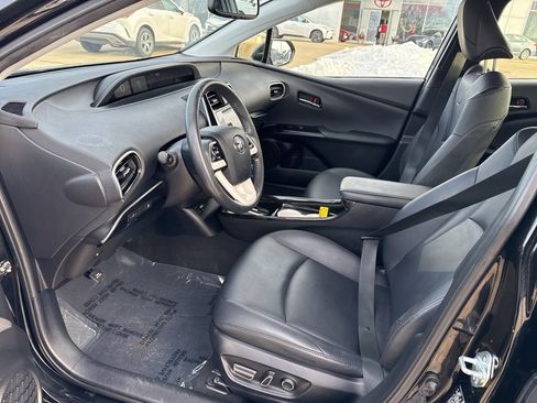 Used 2016 Toyota Prius Four image 7