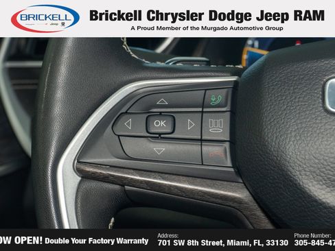 Used 2025 Jeep Grand Cherokee Limited AWD/4WD image 32