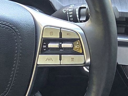 Certified 2025 Kia Telluride EX w/ EX Captain's Chair Package image 27