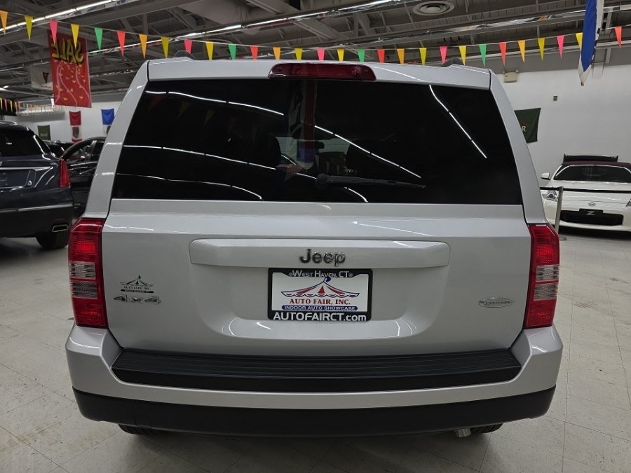 Used 2011 Jeep Patriot Latitude AWD/4WD image 5