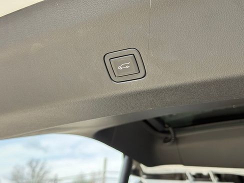 Used 2023 Chevrolet Tahoe High Country w/ Premium Package 2 image 31