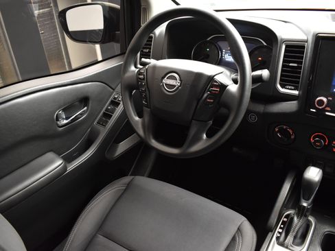 Used 2023 Nissan Frontier SV image 23