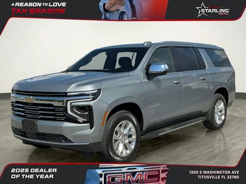 Used 2025 Chevrolet Suburban Premier RWD image 1