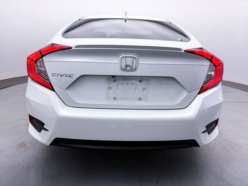 Used 2018 Honda Civic EX-T image 10