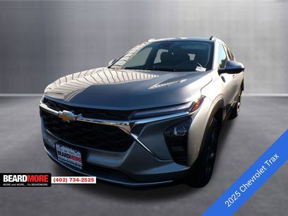 Used 2025 Chevrolet Trax LT w/ Driver Confidence Package