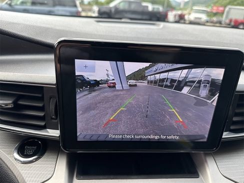 Used 2022 Ford Explorer XLT w/ Equipment Group 202A image 26