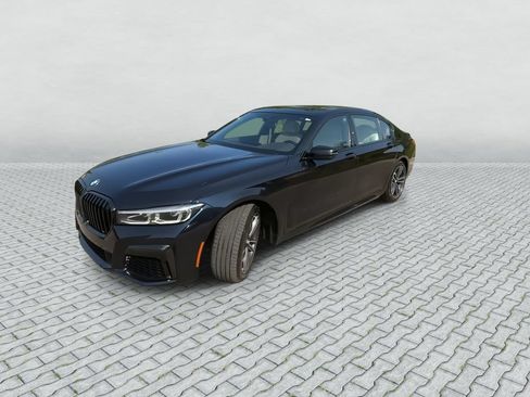 Used 2021 BMW 740i xDrive w/ Autobahn Package AWD/4WD image 4