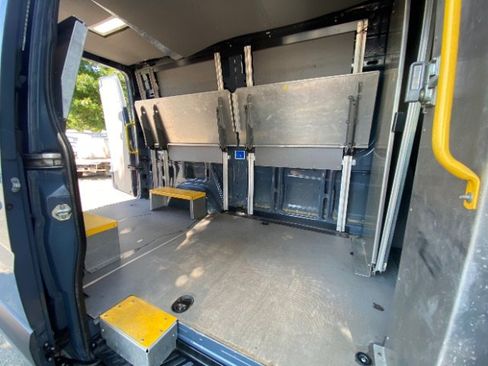 Used 2018 Mercedes-Benz Sprinter 2500 image 14