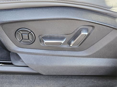 Used 2022 Audi SQ8 Prestige w/ Prestige Package image 42