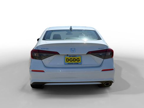 Used 2023 Honda Civic Sport image 4