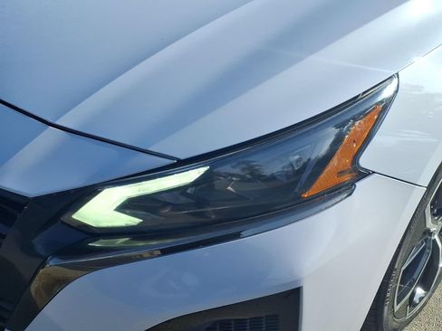 Certified 2023 Nissan Altima 2.5 SR FWD image 2