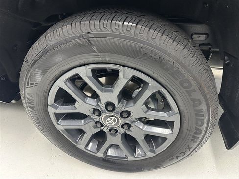 Used 2026 Toyota Sequoia Platinum AWD/4WD image 18