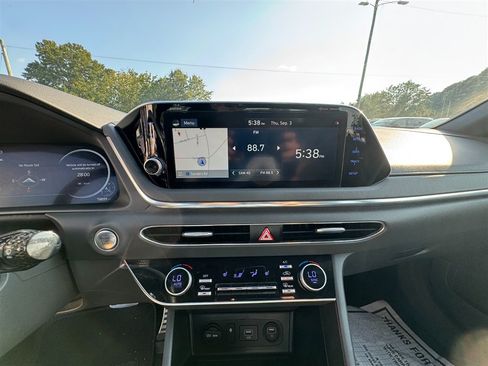 Used 2021 Hyundai Sonata SEL Plus w/ Tech Package FWD image 11