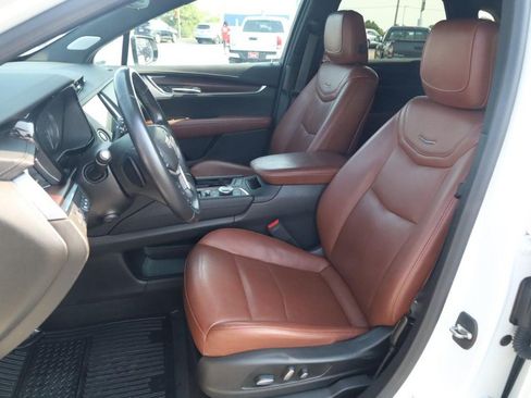 Used 2023 Cadillac XT5 Premium Luxury w/ Technology Package AWD/4WD image 20