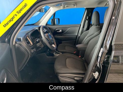 Used 2023 Jeep Renegade Latitude image 11