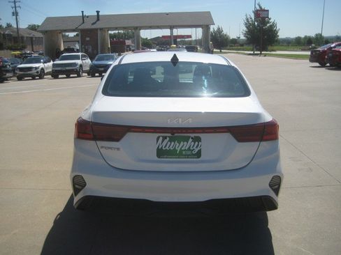 Used 2023 Kia Forte LXS w/ LXS Technology Package FWD image 6