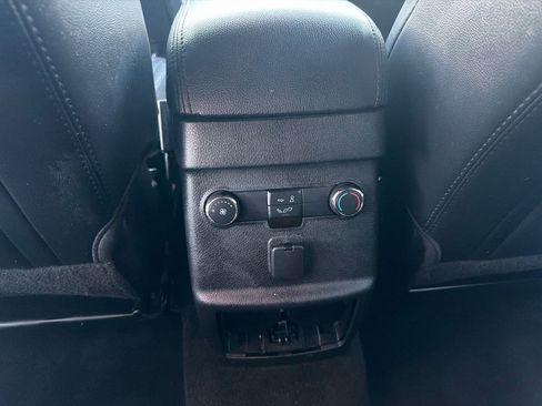 Used 2017 Ford Explorer XLT w/ Equipment Group 202A image 11