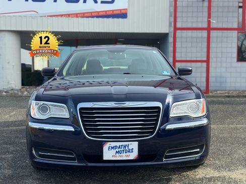 Used 2014 Chrysler 300 image 11