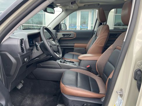 Used 2025 Ford Bronco Sport Outer Banks w/ Outer Banks Tech Package+ image 11