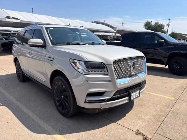 Used 2021 Lincoln Navigator Reserve AWD/4WD image 2