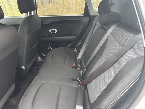 Used 2018 Kia Soul + image 16