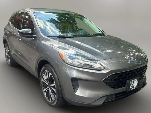 Used 2021 Ford Escape SE w/ SE Sport Appearance Package AWD/4WD image 22