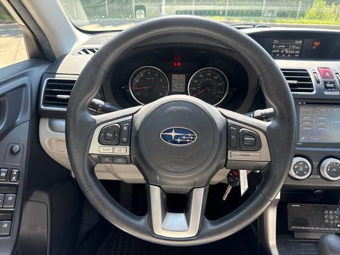 Used 2017 Subaru Forester 2.5i AWD/4WD image 19