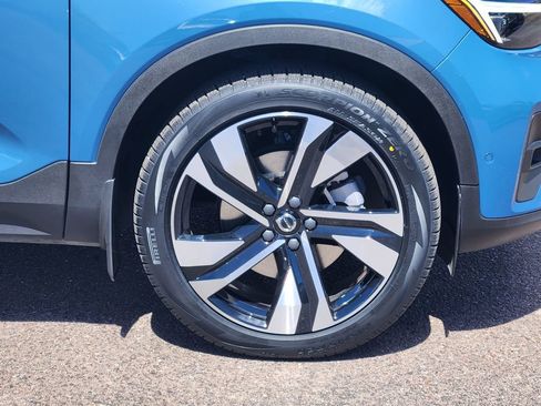 Used 2024 Volvo XC40 B5 Plus w/ Protection Package Premier AWD/4WD image 30