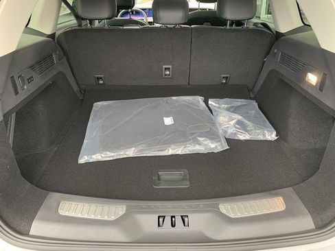 New 2026 Lincoln Nautilus Reserve AWD/4WD image 12