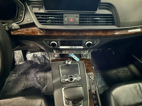 Used 2018 Audi Q5 2.0T Premium Plus AWD/4WD image 29