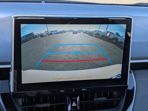 Used 2025 Toyota Corolla SE image 16